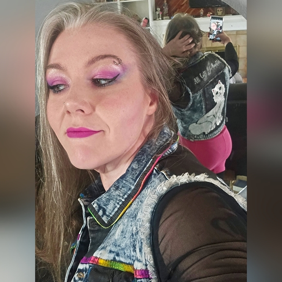 Meet your Posher, Nicole - Picture 4 of 7